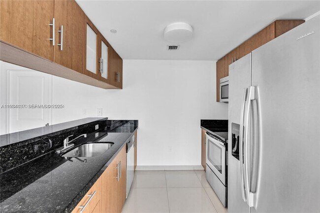 Foto del edificio - 601 NE 23rd St