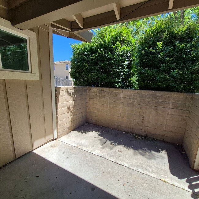 Building Photo - 3332 Jayanne Way