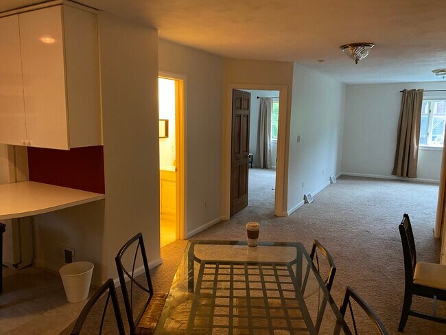 Foto del edificio - 5325 Wilkins Ave