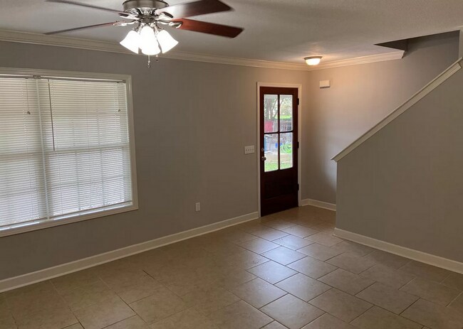 Building Photo - 3 BD/2.5 BA