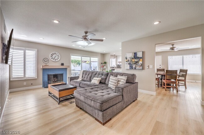 Foto del edificio - 6931 Wedgewood Way