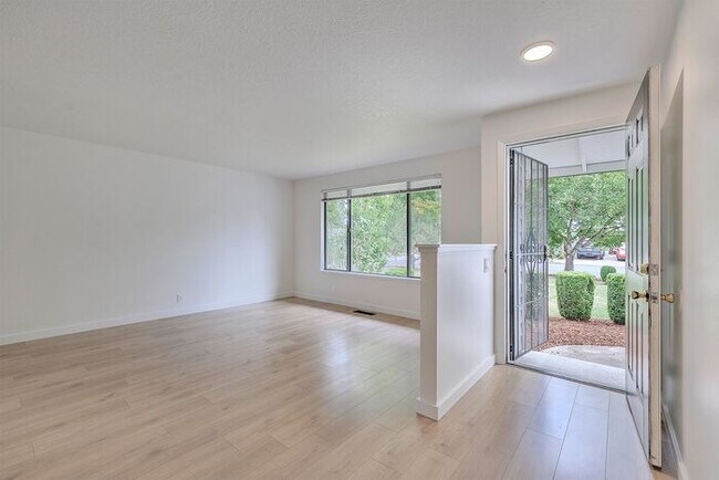 Building Photo - Updated Single Level Home with Large Fence...