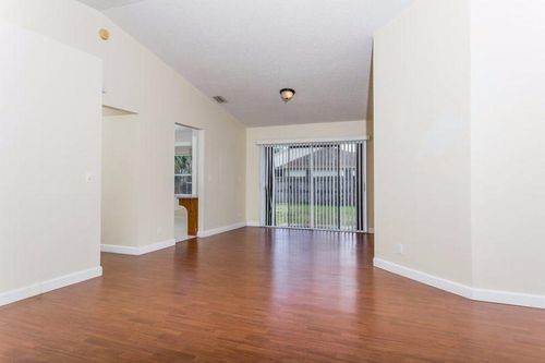 Foto del edificio - 157 Kings Way
