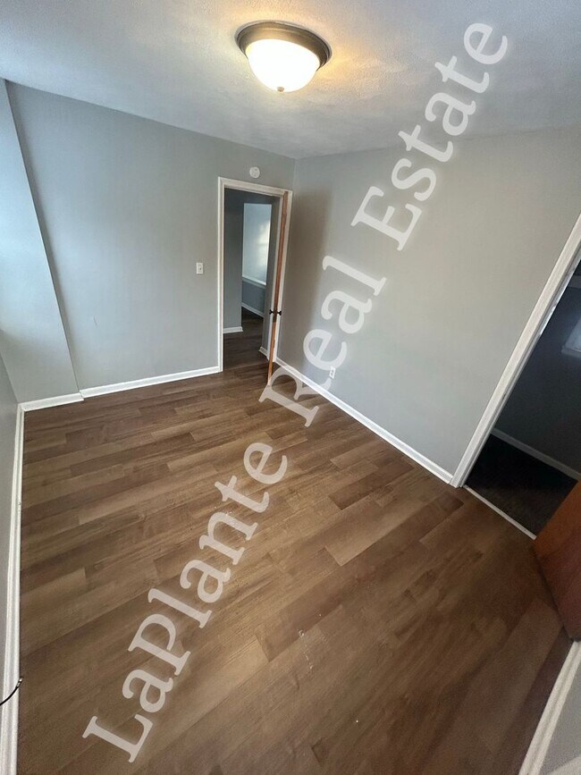 Foto del edificio - Cozy 2-Bed Home in Toledo