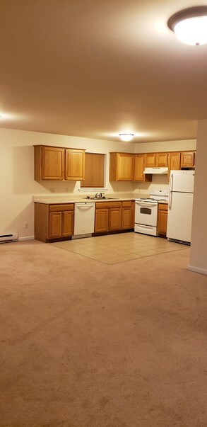 kitchen - 61 Alexander J Ave