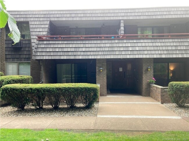 Building Photo - 64 Oxbow Dr