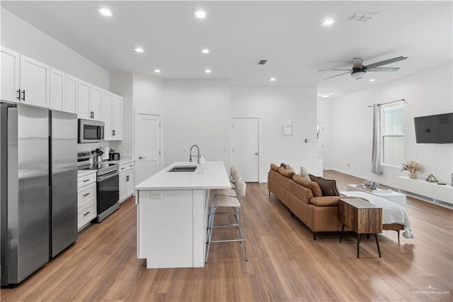 Building Photo - 25 West St