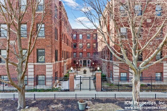 Foto del edificio - 3818 N Sheffield Ave