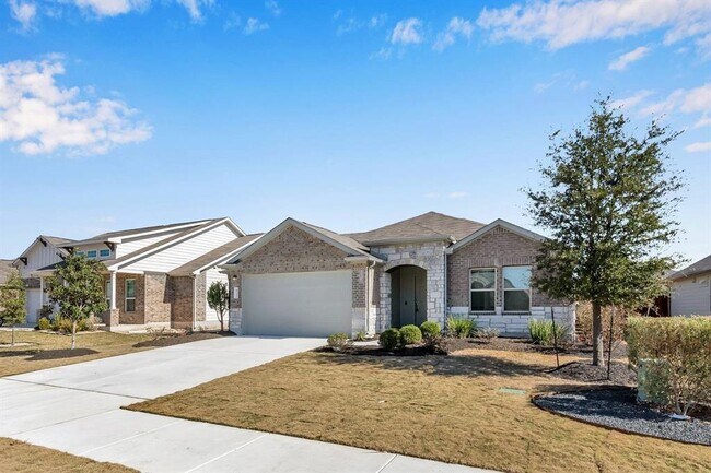 Building Photo - 610 Carol Dr