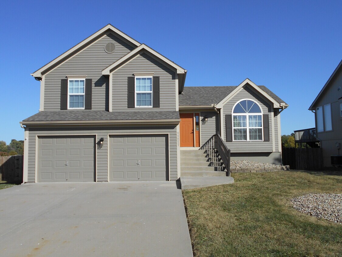 11217 N Pennsylvania Ave, Kansas City, MO 64155 House Rental in