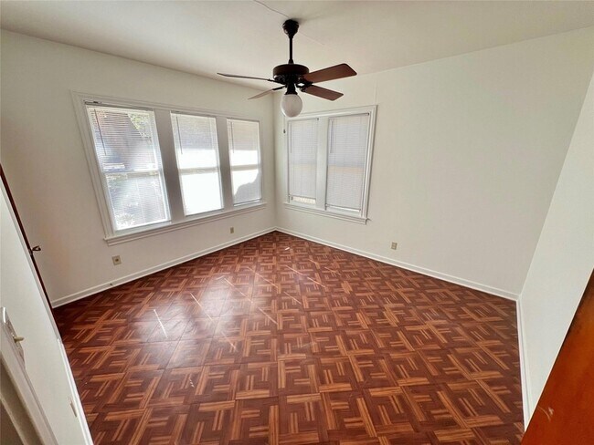 Foto del edificio - 302 Park Ln