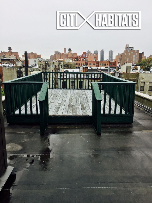 Primary Photo - 167 E 107th St