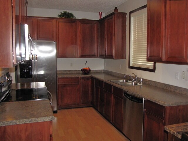 Foto del edificio - Fabulous 3Bd/2.5Ba House/Detached townhome- over 2000 finished sqft plus unfinished basement! Woo...