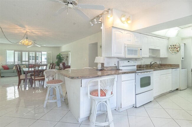 Building Photo - 1470 S Ocean Blvd