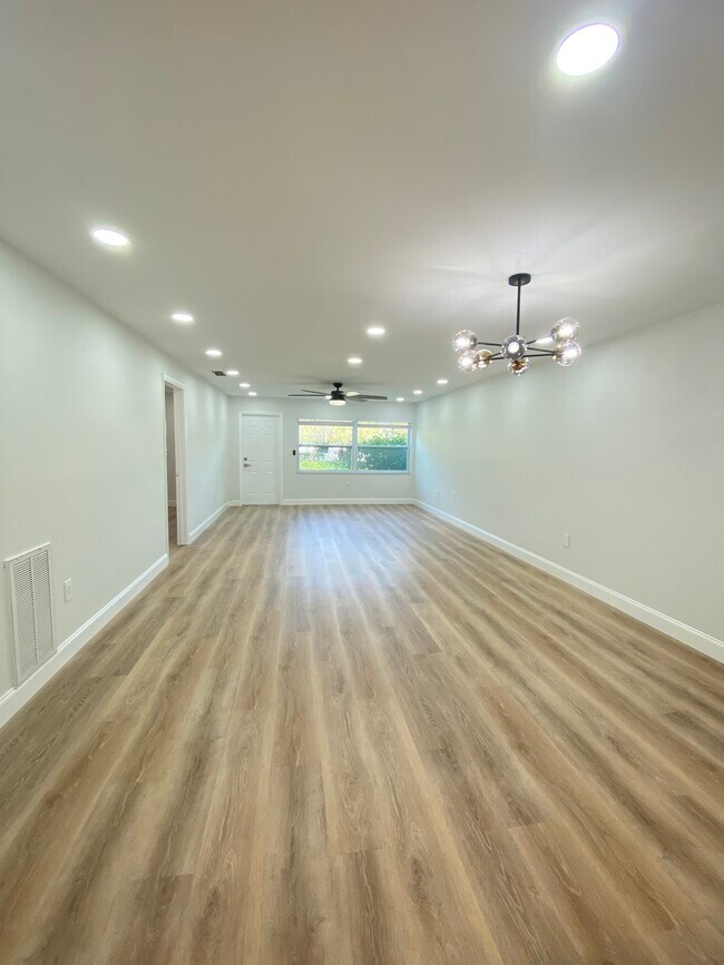 Building Photo - 9851 113th St