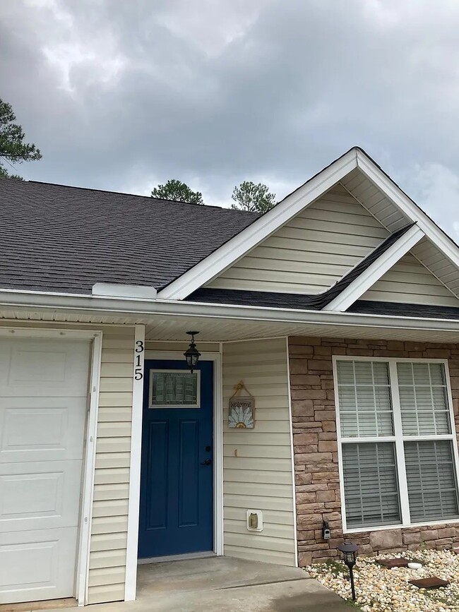 Building Photo - 315 Caldwell Cir