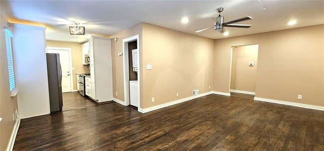 Building Photo - 1291 Lorenzo Dr SW