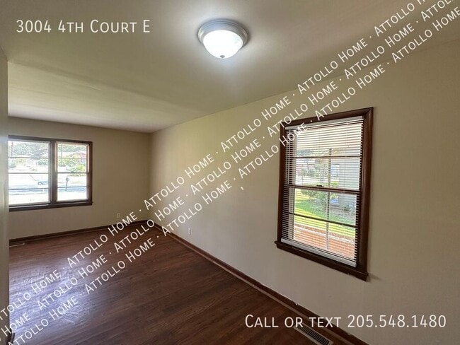 Building Photo - 3004 4th Ct E