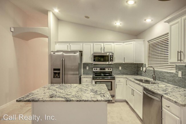 Building Photo - 1151 W Saragosa St
