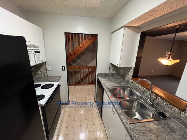 Building Photo - 186 Macfalls Way