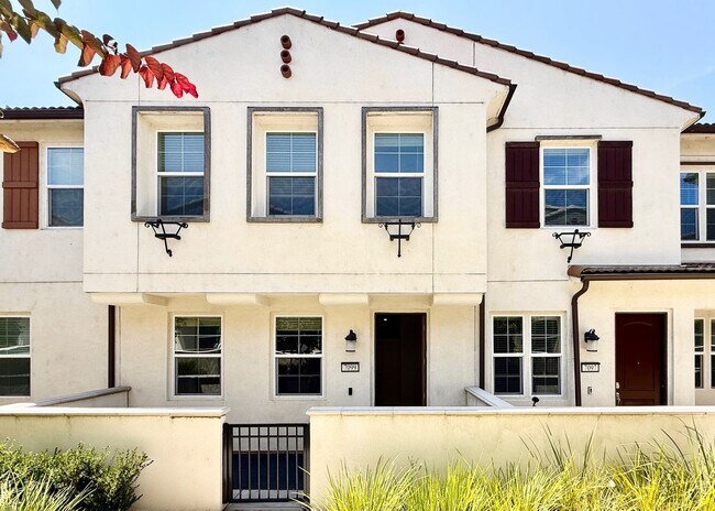 Foto del edificio - Beautifully 2019-Built 3 Beds 2.5 Baths 1,468 Sqft Home in Eastvale!