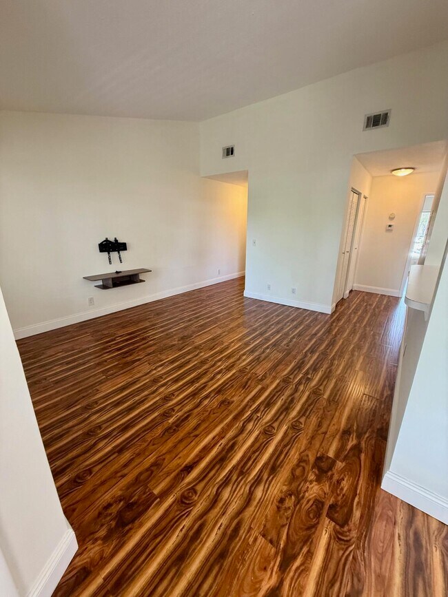 Building Photo - 815 Boynton Beach Blvd