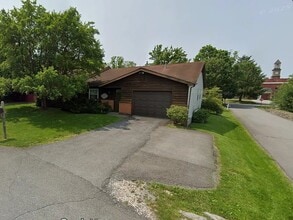 Building Photo - 102 Garden Ln