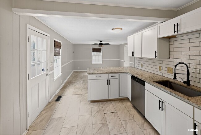 Foto del edificio - 79 Springbrook Cir