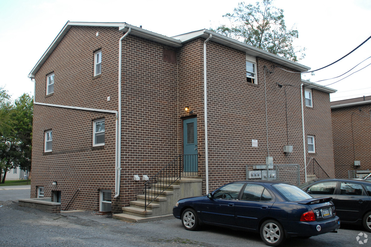 Building Photo - 204 High St