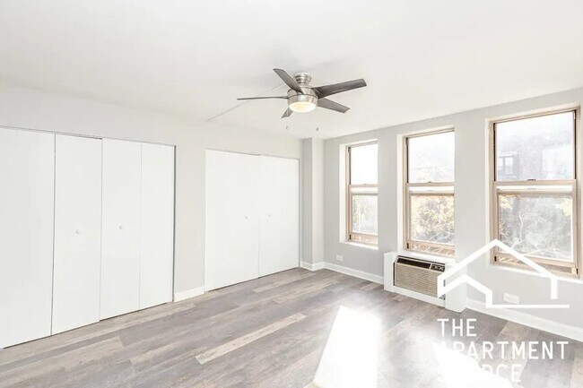 Foto del edificio - 744 W Gordon Terrace
