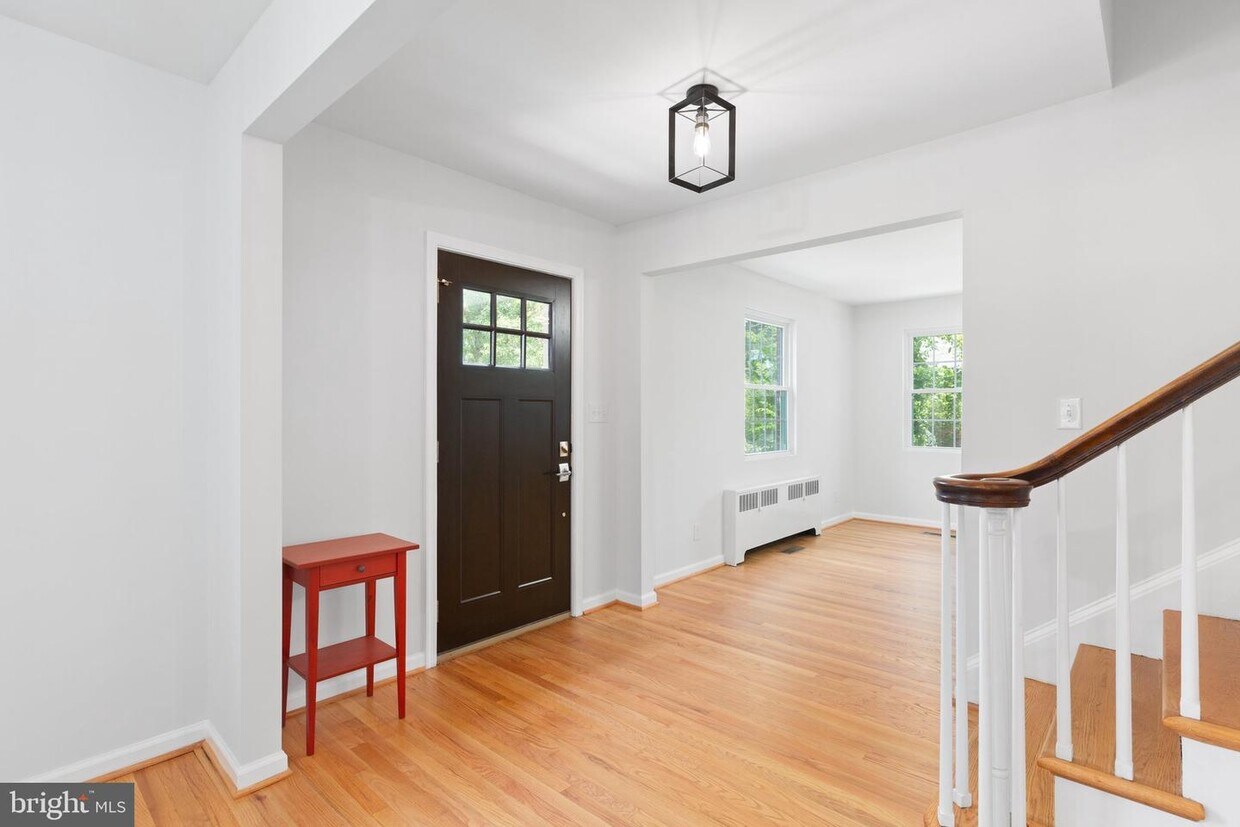 Primary Photo - 1306 Rowe St