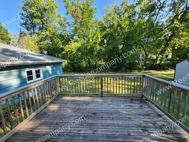 Building Photo - Beautiful 3 bedroom house