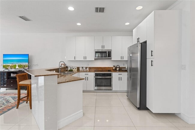 Building Photo - 21396 Marina Cove Cir