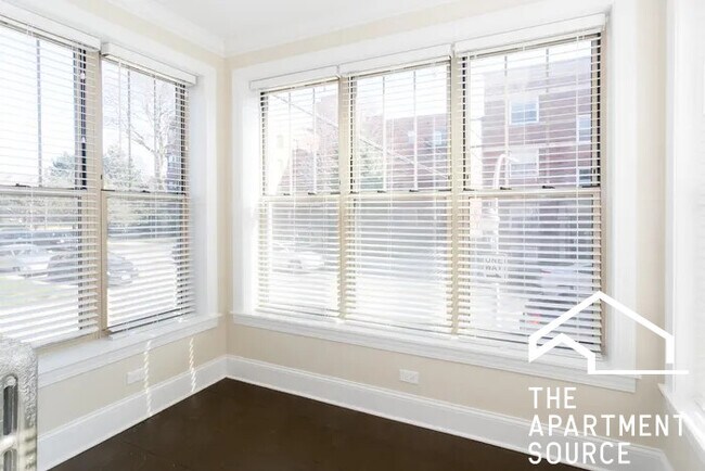 Foto del edificio - 942 E 52nd St