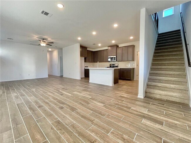 Building Photo - 407 Stinchcomb Rd
