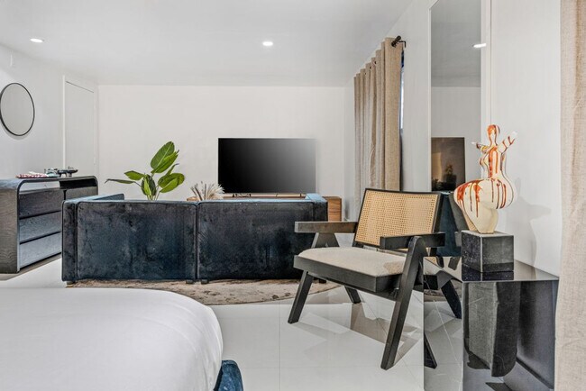 Foto del edificio - 420 Collins Ct