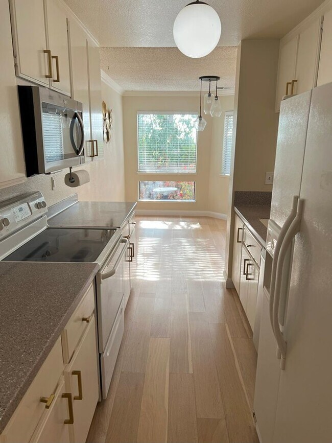 Building Photo - RESORT STYLE CONDO WITH ALL THE AMENITIES,...