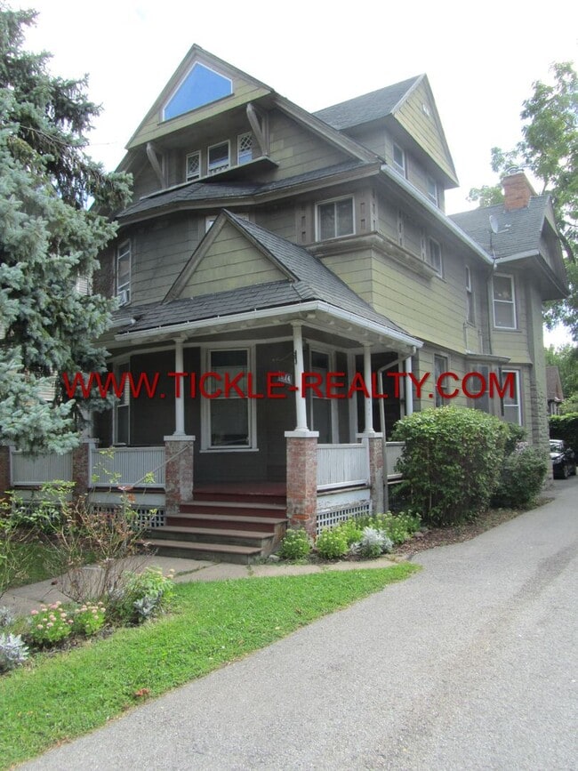 Building Photo - 174 N Goodman St