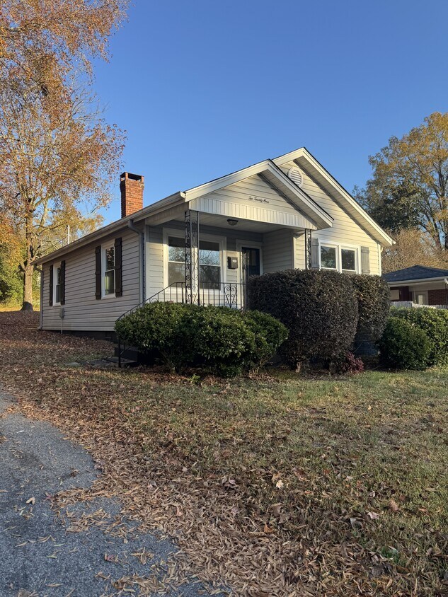 Foto principal - 221 Briggs Ave