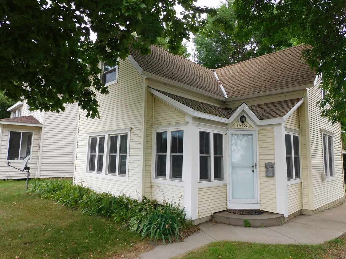 1513 Norwood St, Brainerd, MN 56401 House Rental in Brainerd, MN