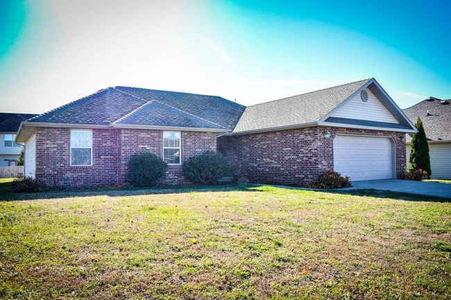 Building Photo - 505 Falcon Heights