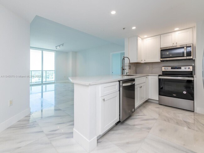 Building Photo - 1250 S Miami Ave