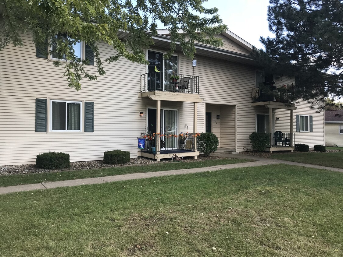 Outside entrance - 524 S Sweetbriar Dr