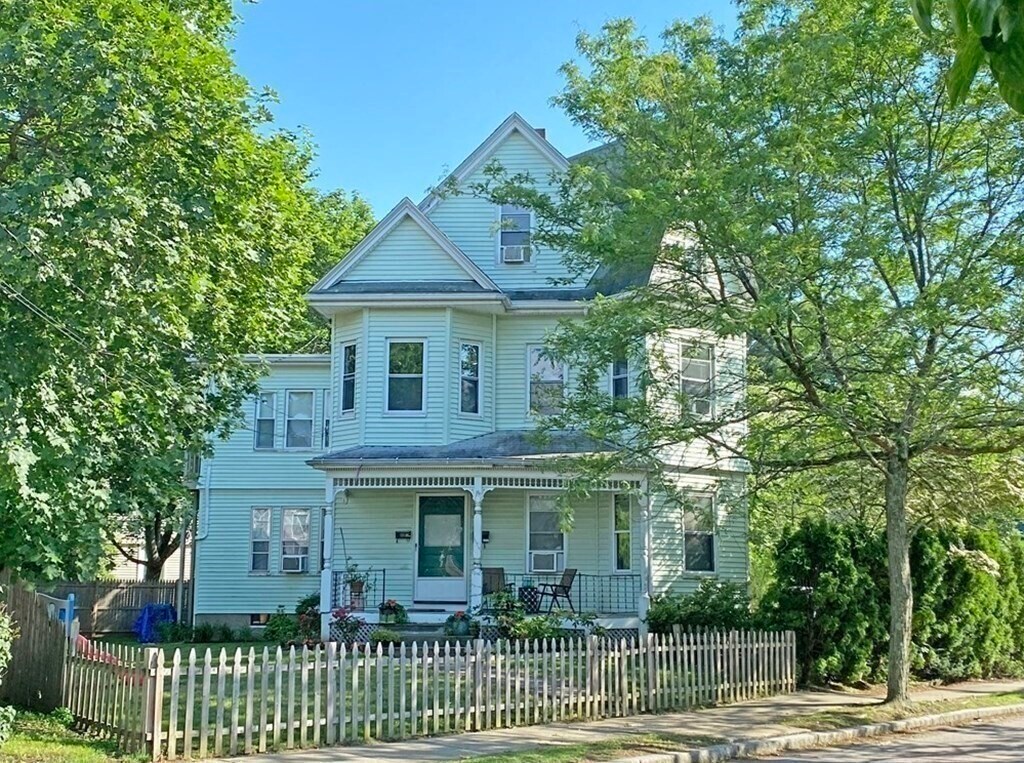 Exterior - 192 Auburndale Ave