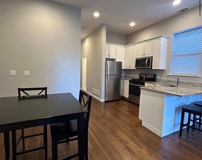 Photo - 3232 S Wells St Apartment