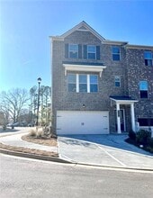 Building Photo - 2102 Graywell Ln