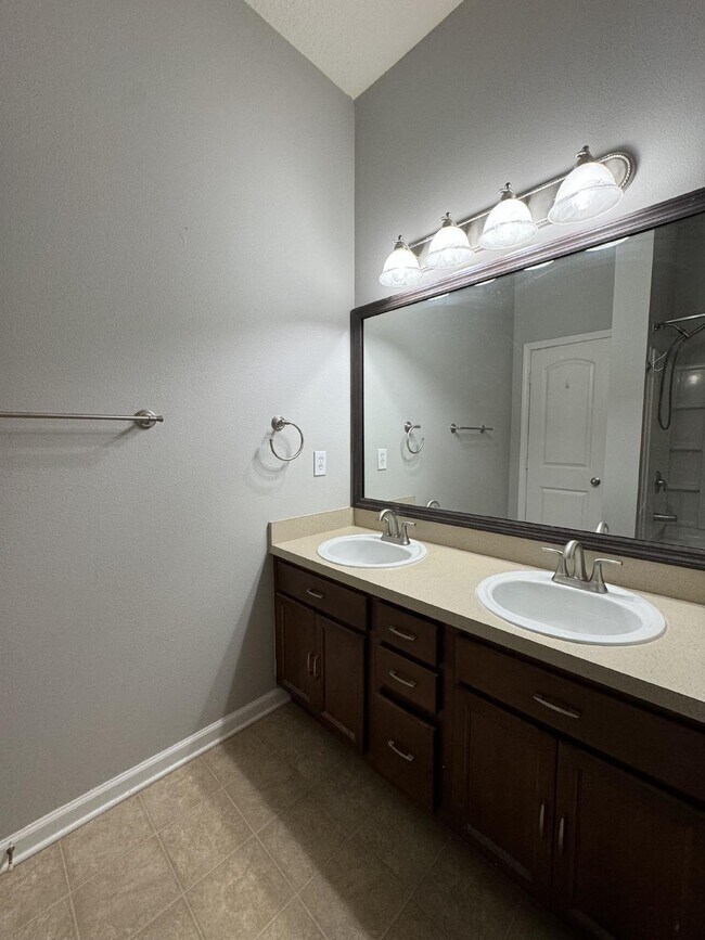 Building Photo - 3 bedroom 2.5 bath townhome in Bartram Park