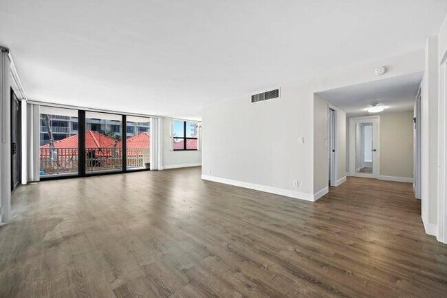 Foto del edificio - 5480 N Ocean Dr