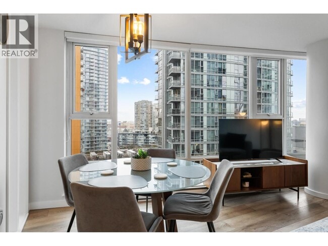 Building Photo - 668 Citadel Parade