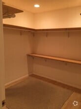 Building Photo - 1043 S Isabella Ave